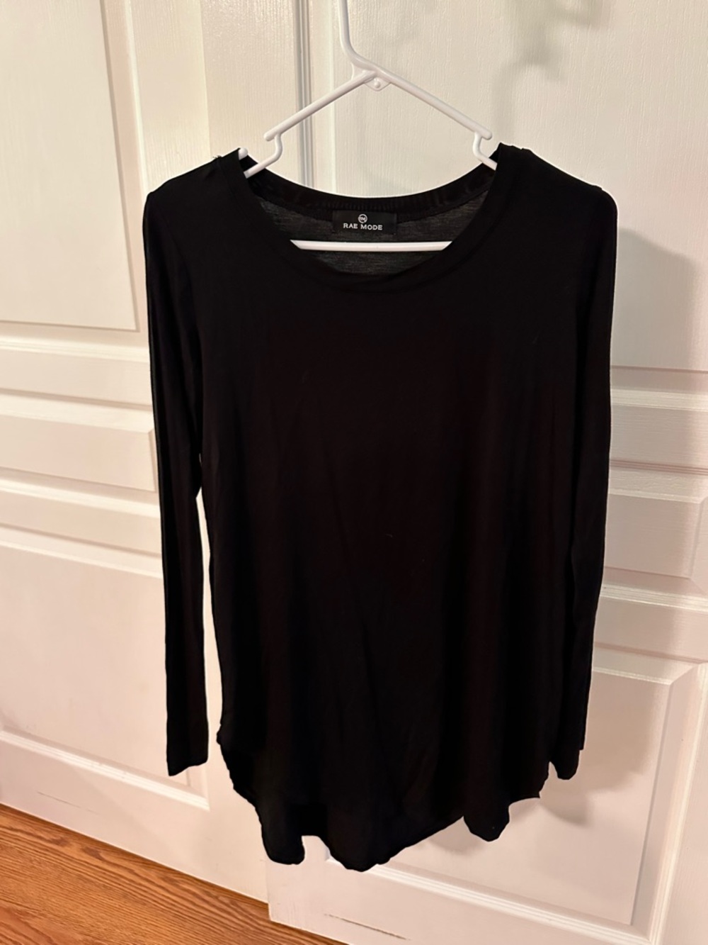 Rae Mode Black Long-Sleeve Crewneck Top M